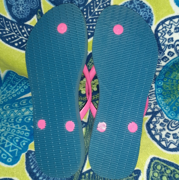 Havaianas Slim NWOT 37-38 7/8 Brand New Never Worn Neon Pink Straps Blue Footbed - Picture 4 of 6